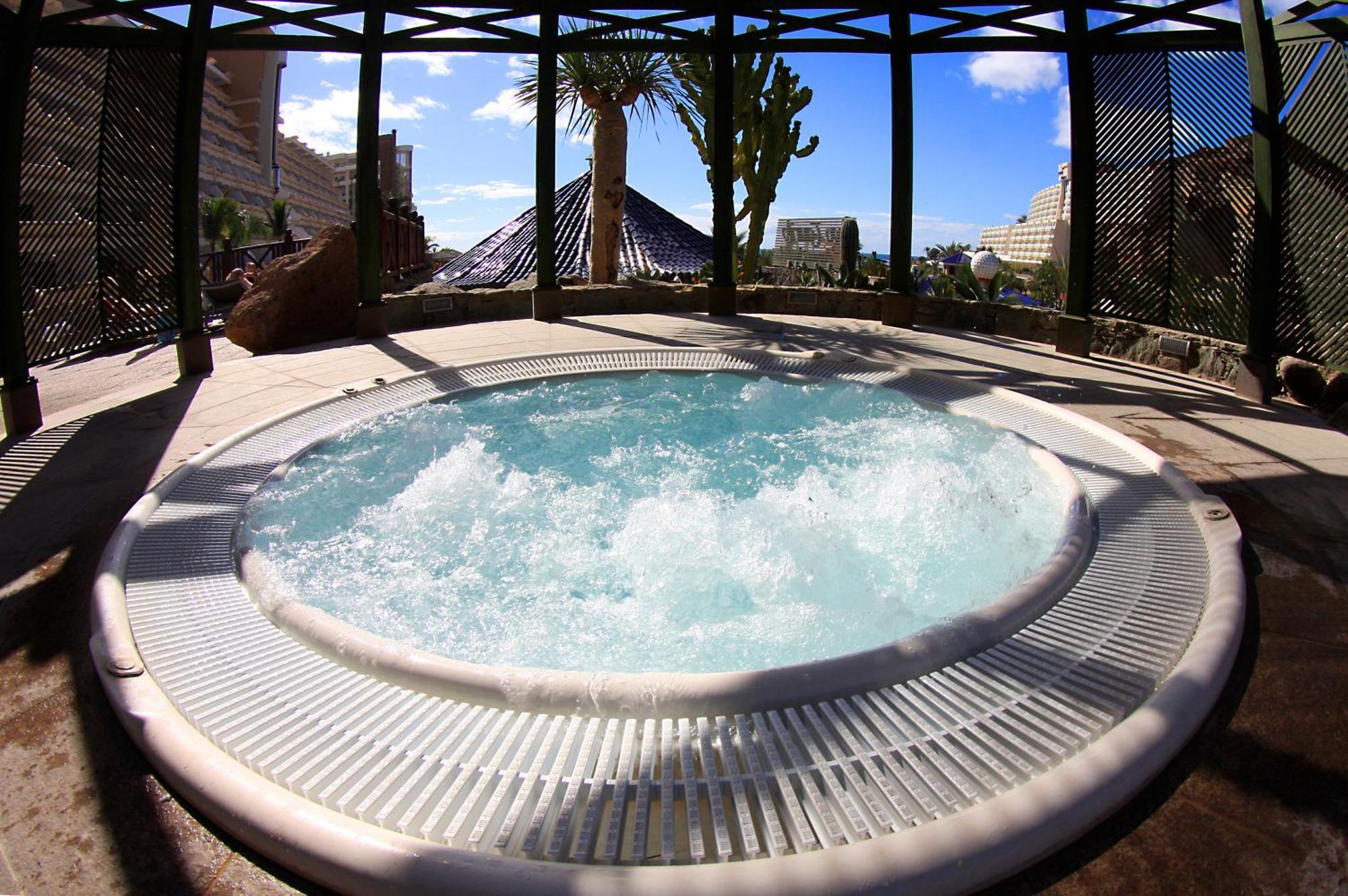 Hotel Livvo Lago Taurito & Aquapark 外观 照片